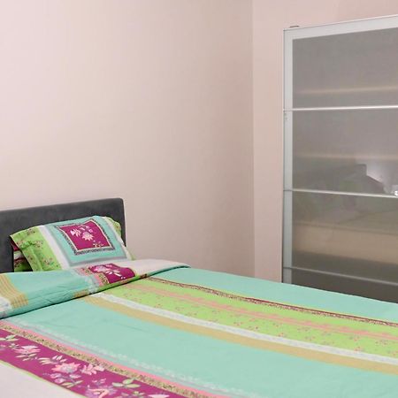 Апартаменты Cosy Colour Place Вилье-сюр-Марн Экстерьер фото